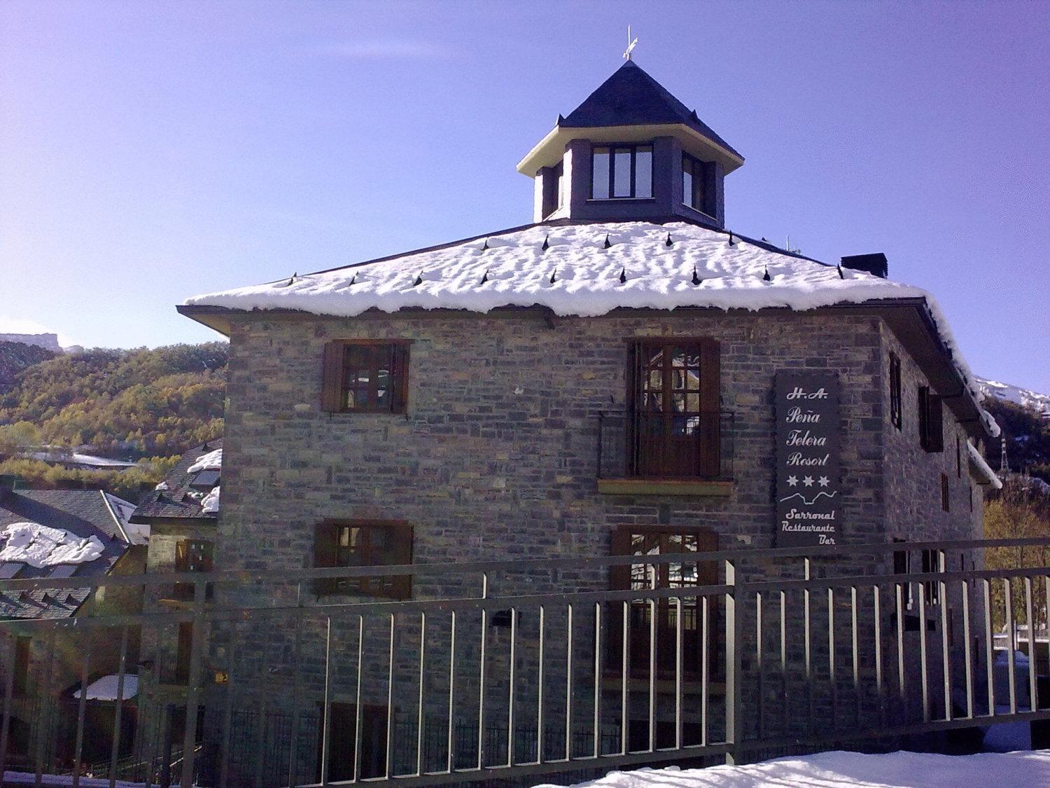 Aparthotel Pena Telera Resort El Pueyo de Jaca Esterno foto