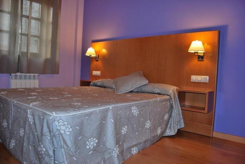 Aparthotel Pena Telera Resort El Pueyo de Jaca Esterno foto